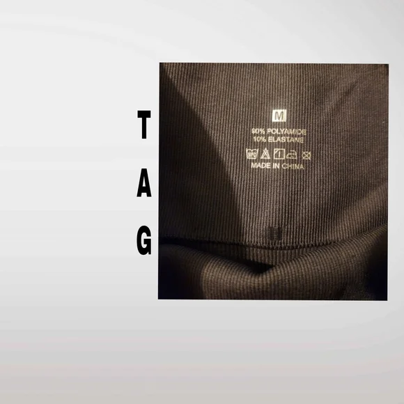 Black Leggings with Sleek Design and Comfort - Picture 3 of 3